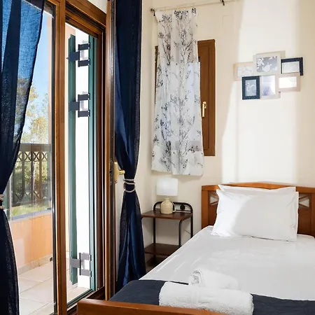 Lefki Limni Retreat 300m From Villa *